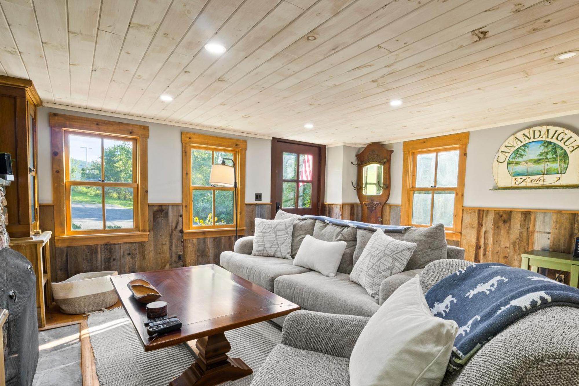 Cozy Two Bedroom Home On Canandaigua Lake Rushville Esterno foto